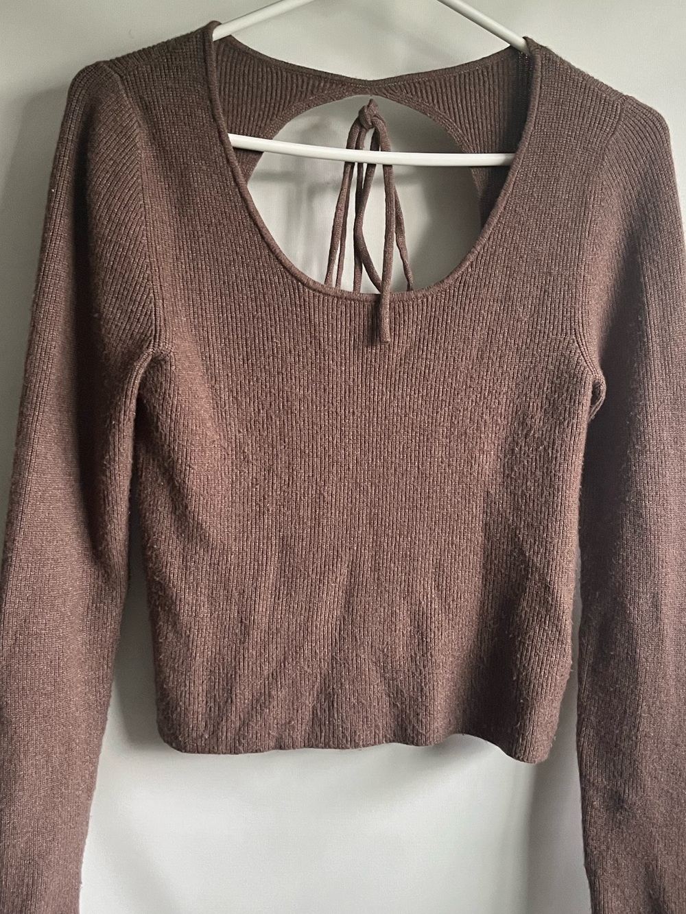 Anthropologie Mauve Ribbed Knit Top key hole back w tie